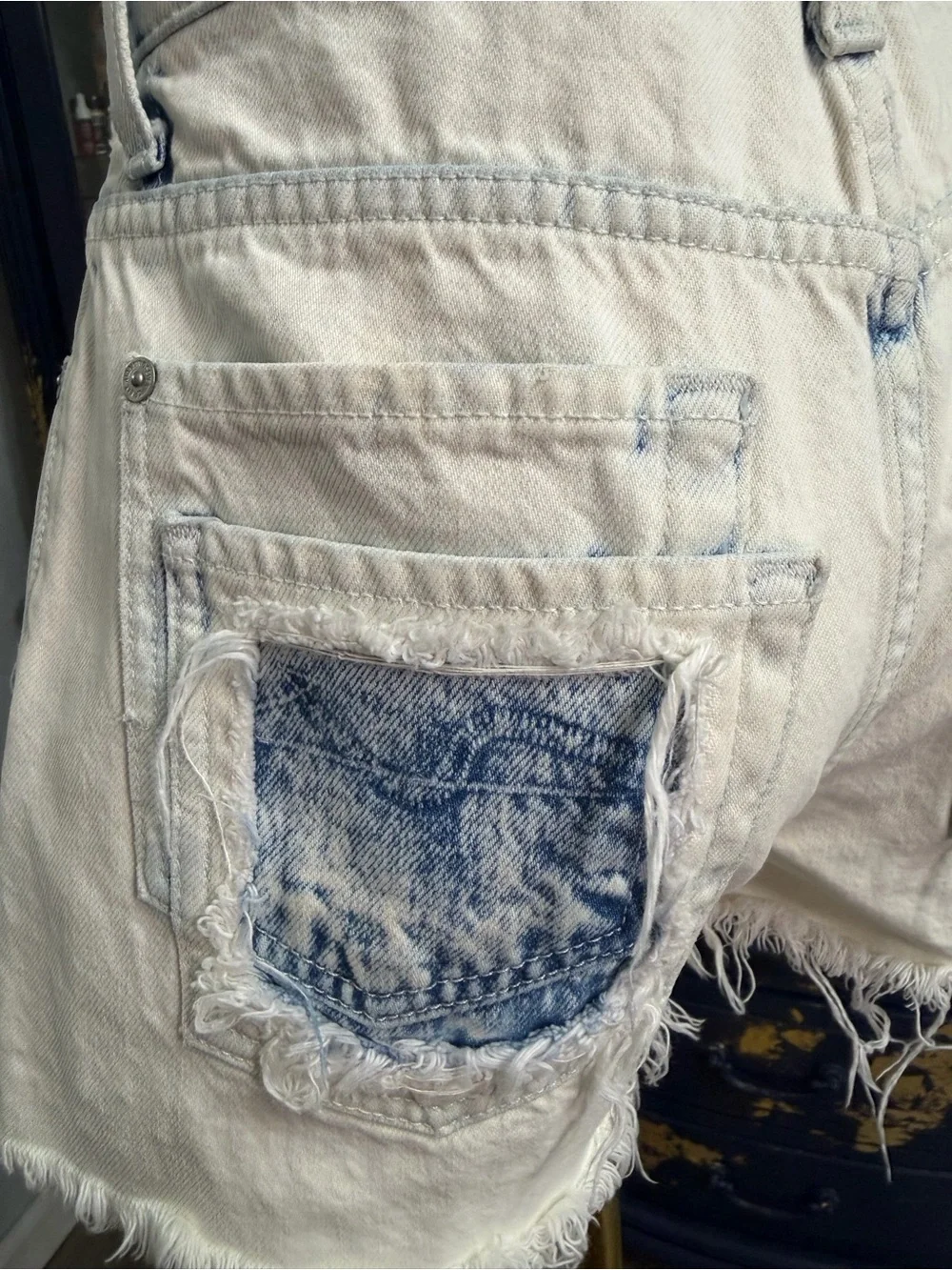 7 For All Mankind White High-Rise Button-Fly Denim Shorts size 25